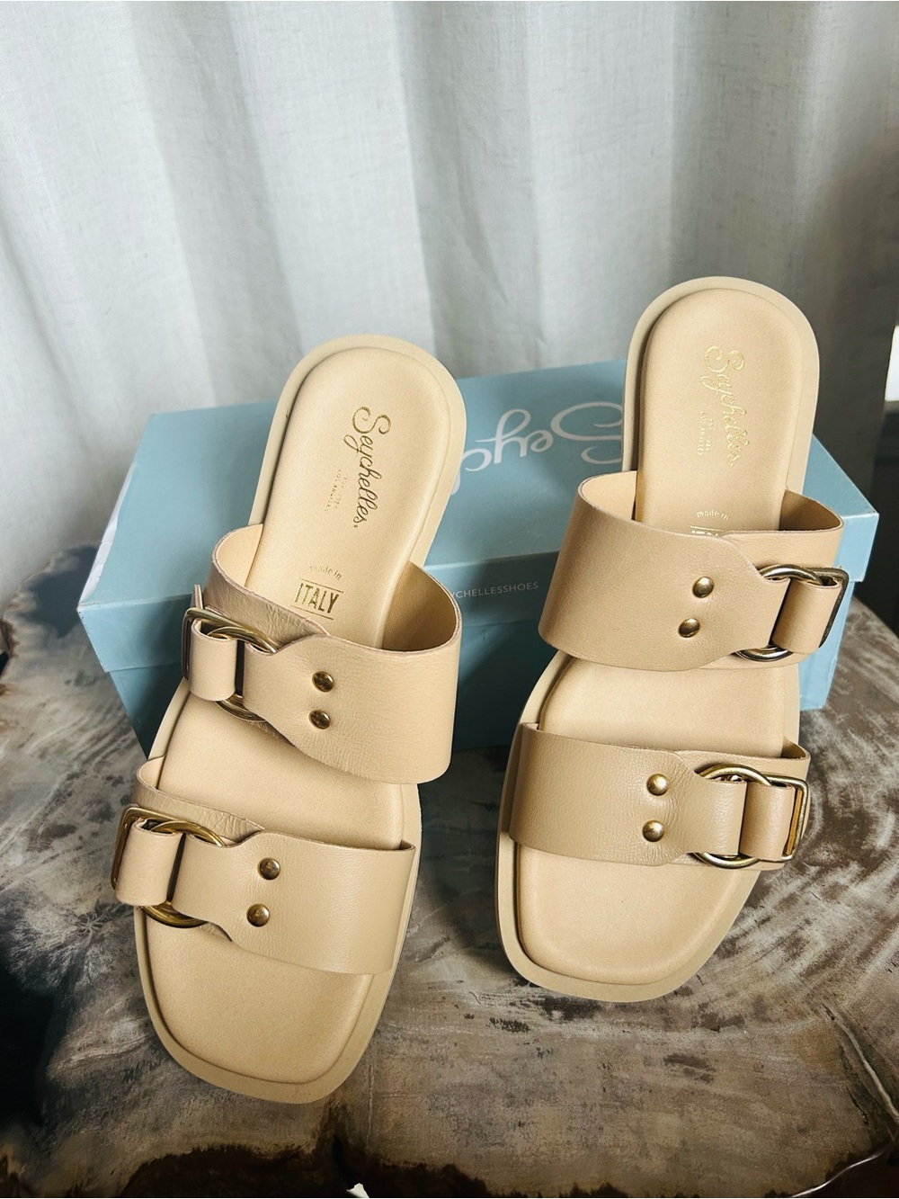 New in box Seychelles Tan Double Buckle Slide Sandals